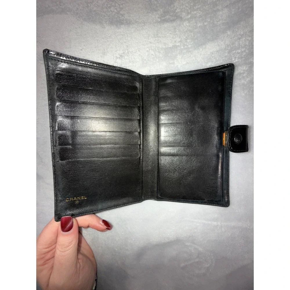 Authentic Chanel Black Patent Leather Bi Fold Wallet Clutch CC Logo Snap Closure